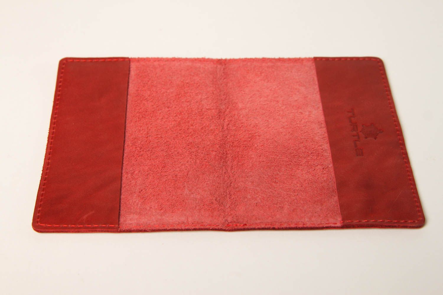 Оригинальный подарок хенд мейд аксессуар из кожи красная обложка на паспорт фото 5