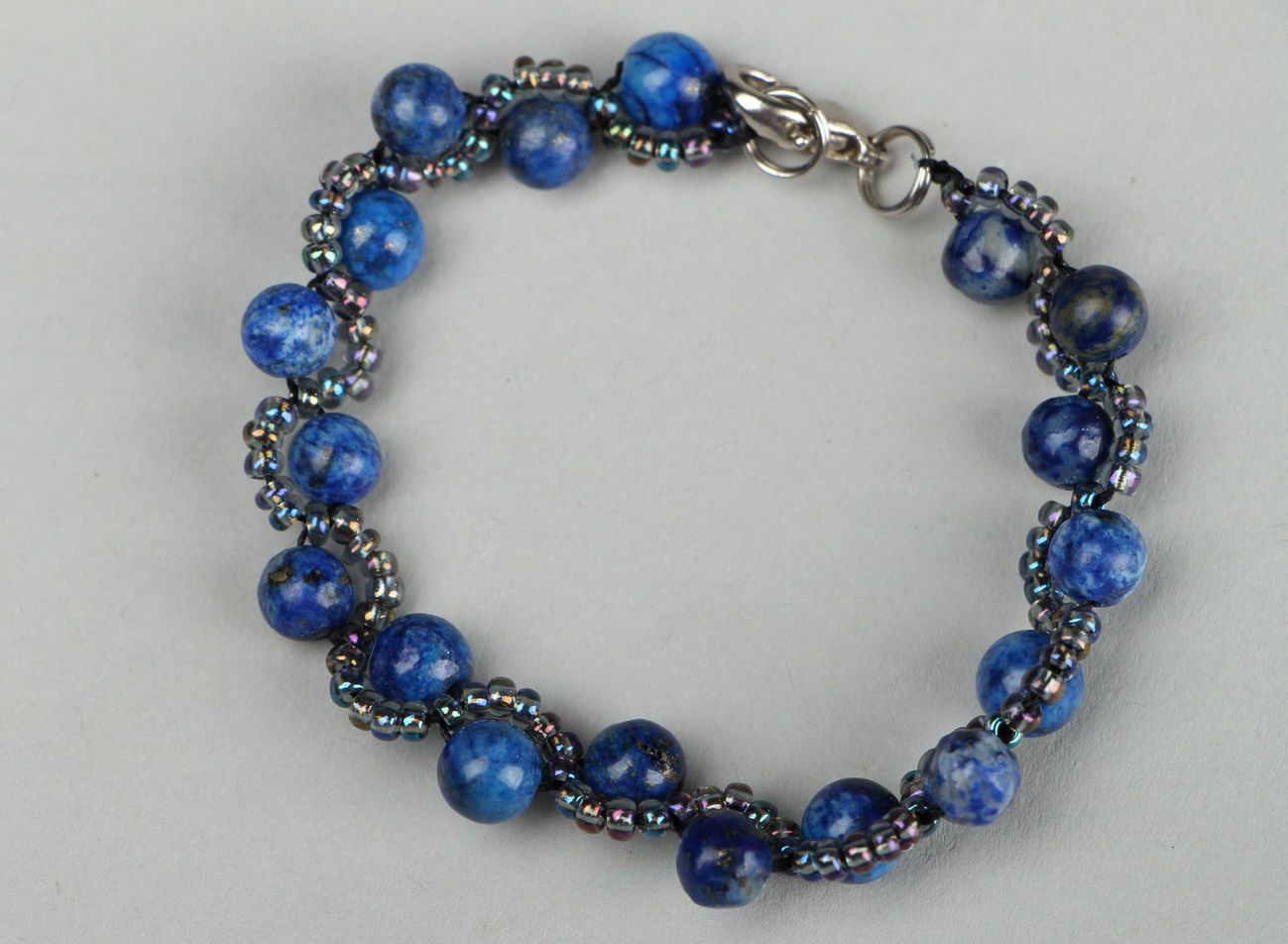 Bracelet with beads and lapis lazuli photo 4