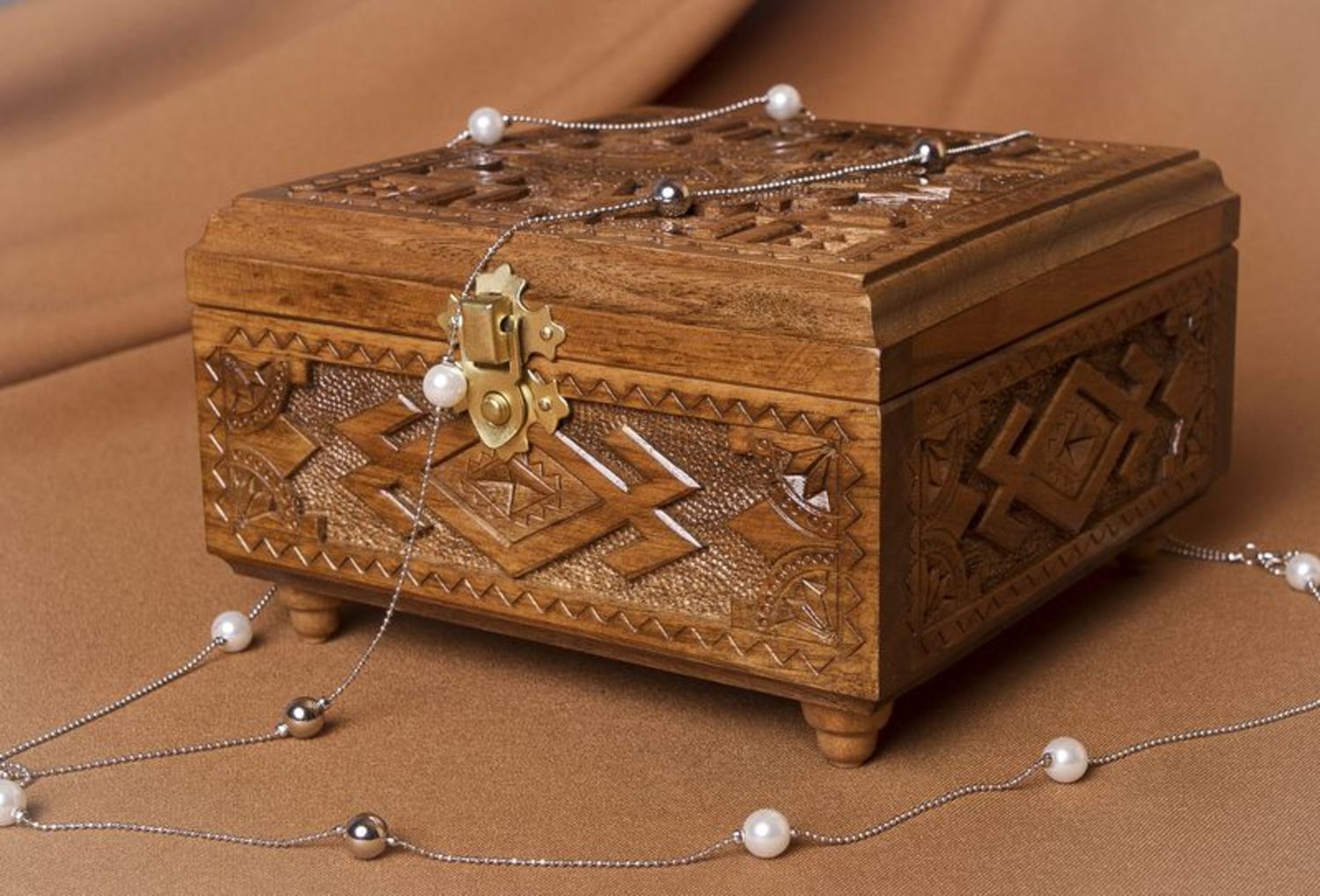 Wooden carved handmade jewelry box with lock
 photo 1
