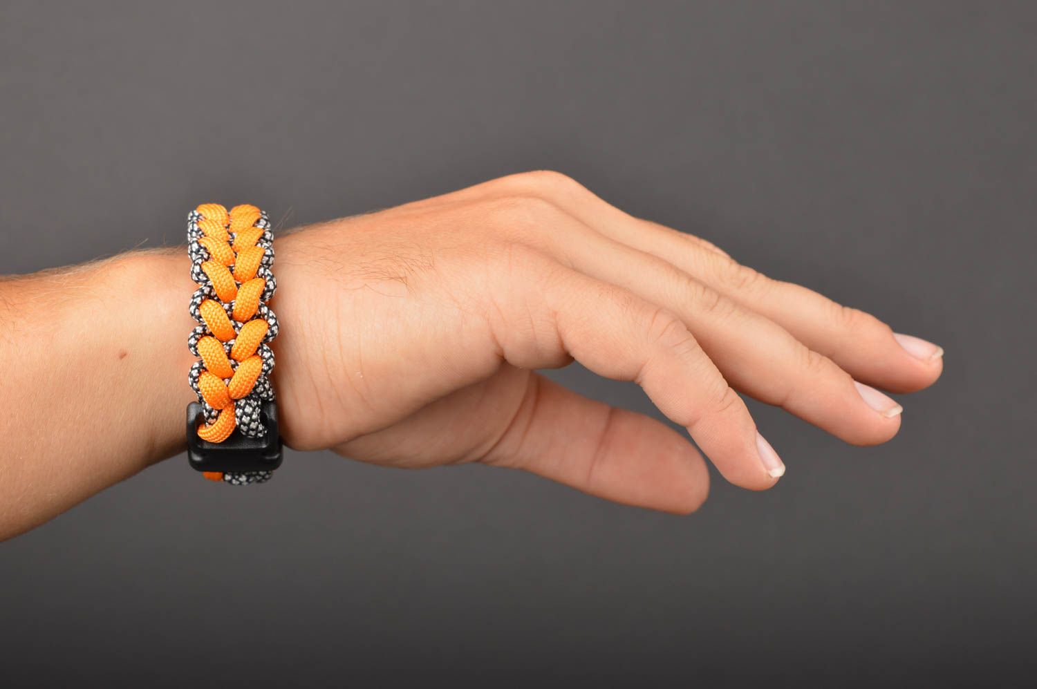 Handmade wrist paracord bracelet stylish orange bracelet camping accessory photo 4