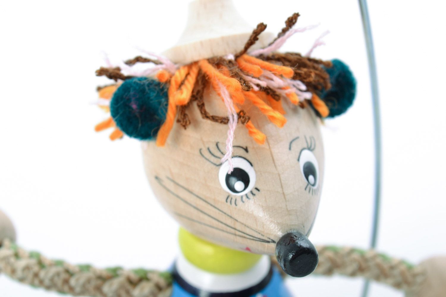 Handmade originelles buntes Holz Spielzeug Maus auf der Bank Geschenk für Kind foto 5