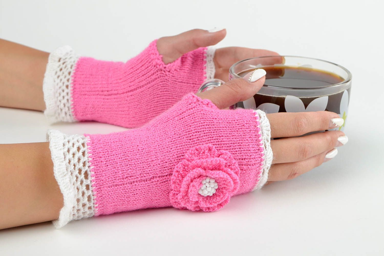 Вязаные митенки ручной работы розовые нежные женские перчатки митенки крючком фото 1