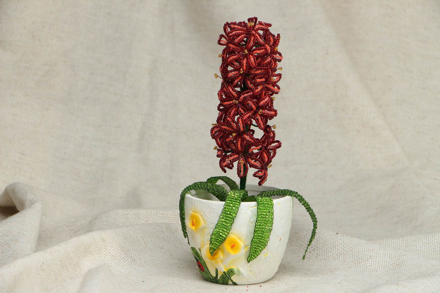 Цветок из бисера в керамическом горшке Гиацинт фото 1