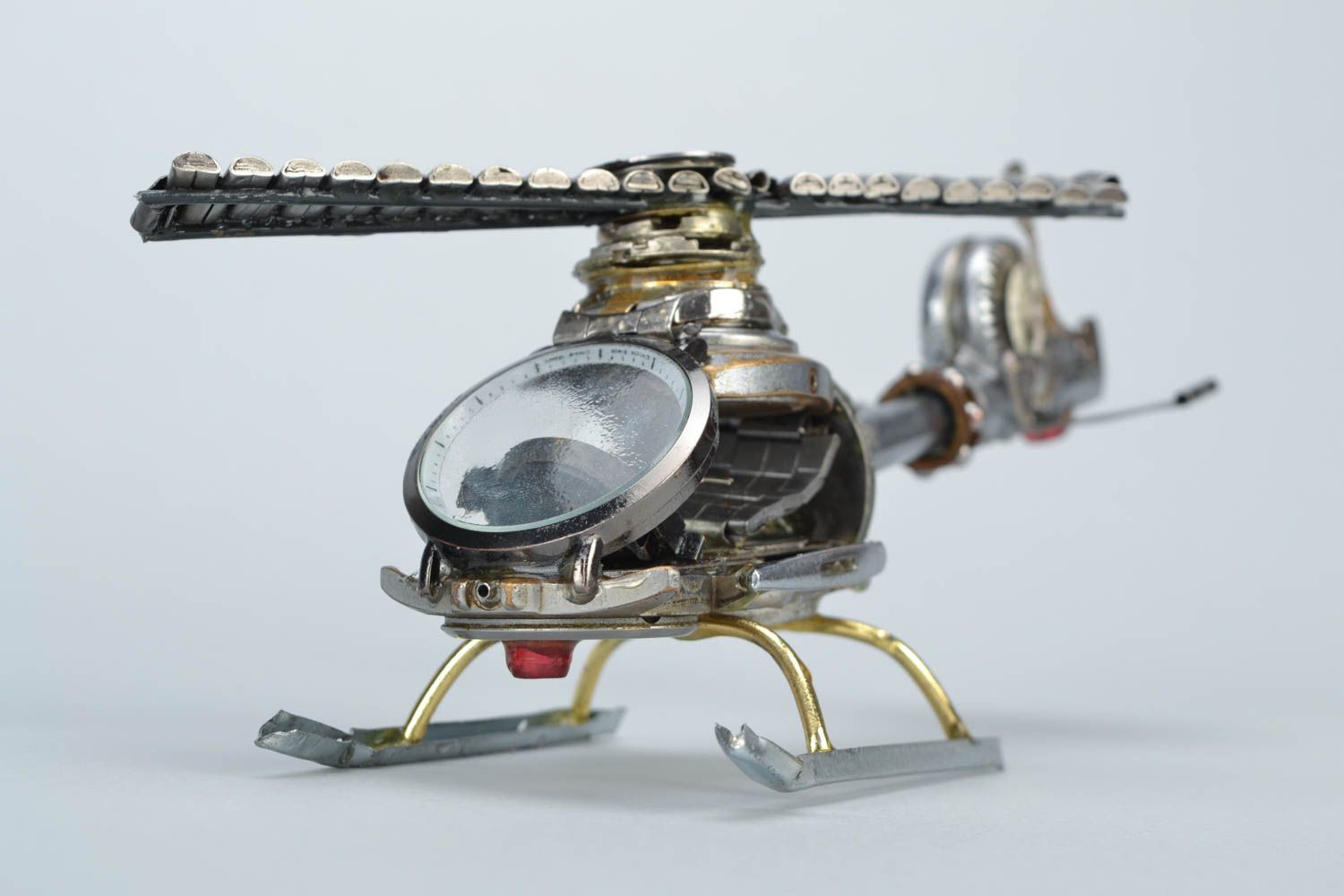 Interessante handgemachte Steampunk Statuette mit Uhrwerk Hubschrauber schön foto 1