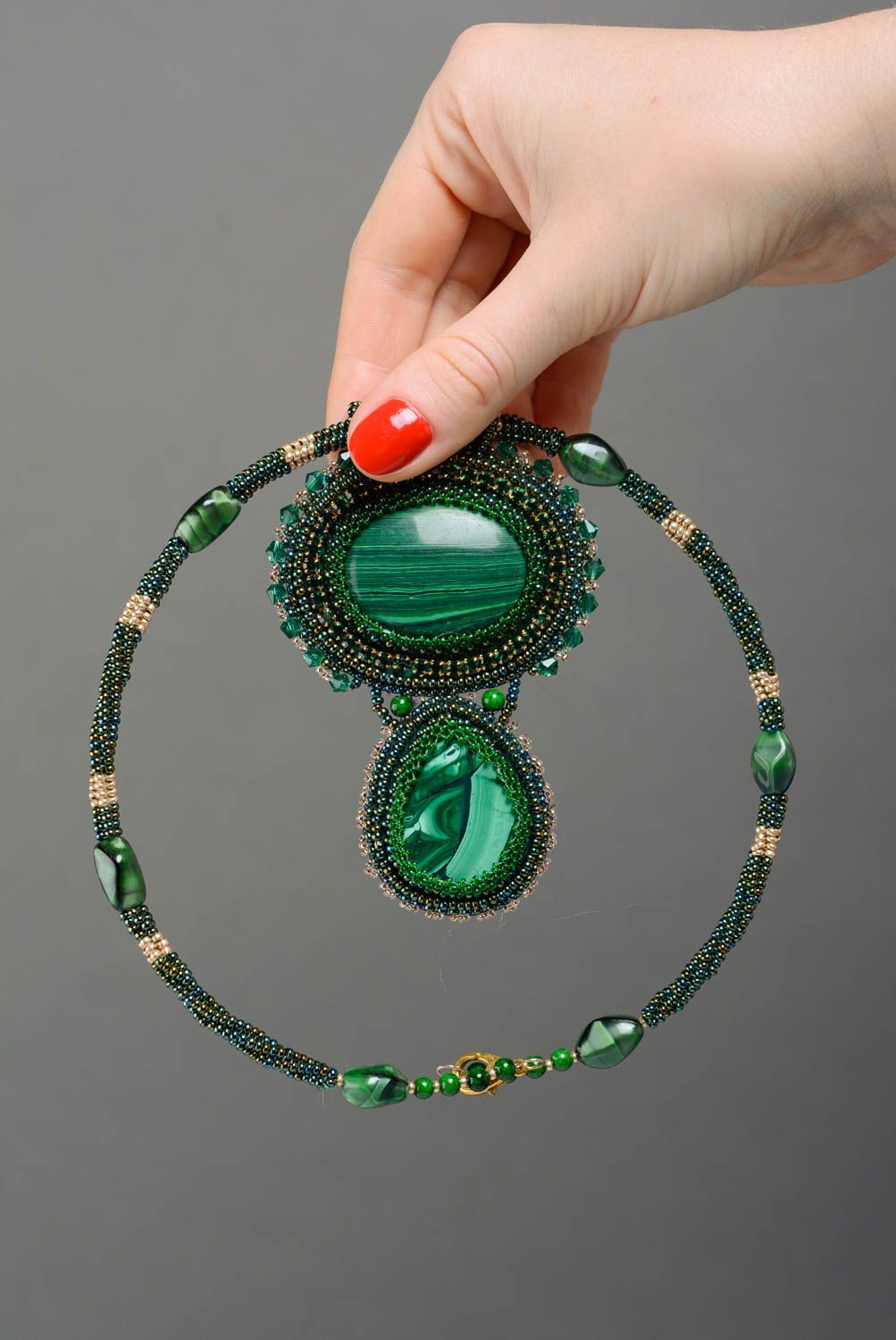 Handmade festive green bead embroidered pendant necklace with malachite stone photo 3