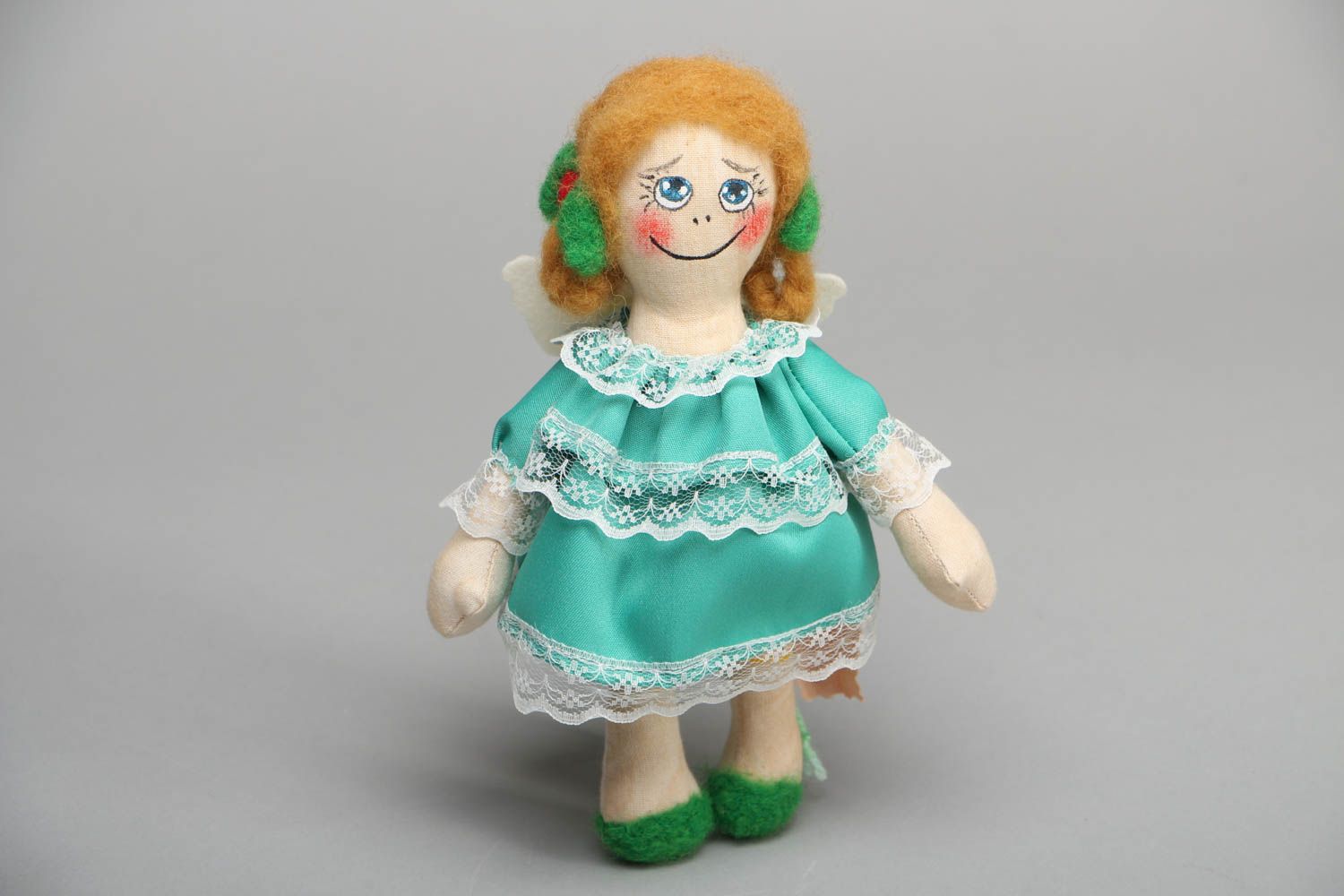Дизайнерская кукла из ткани Девочка-ангел фото 1