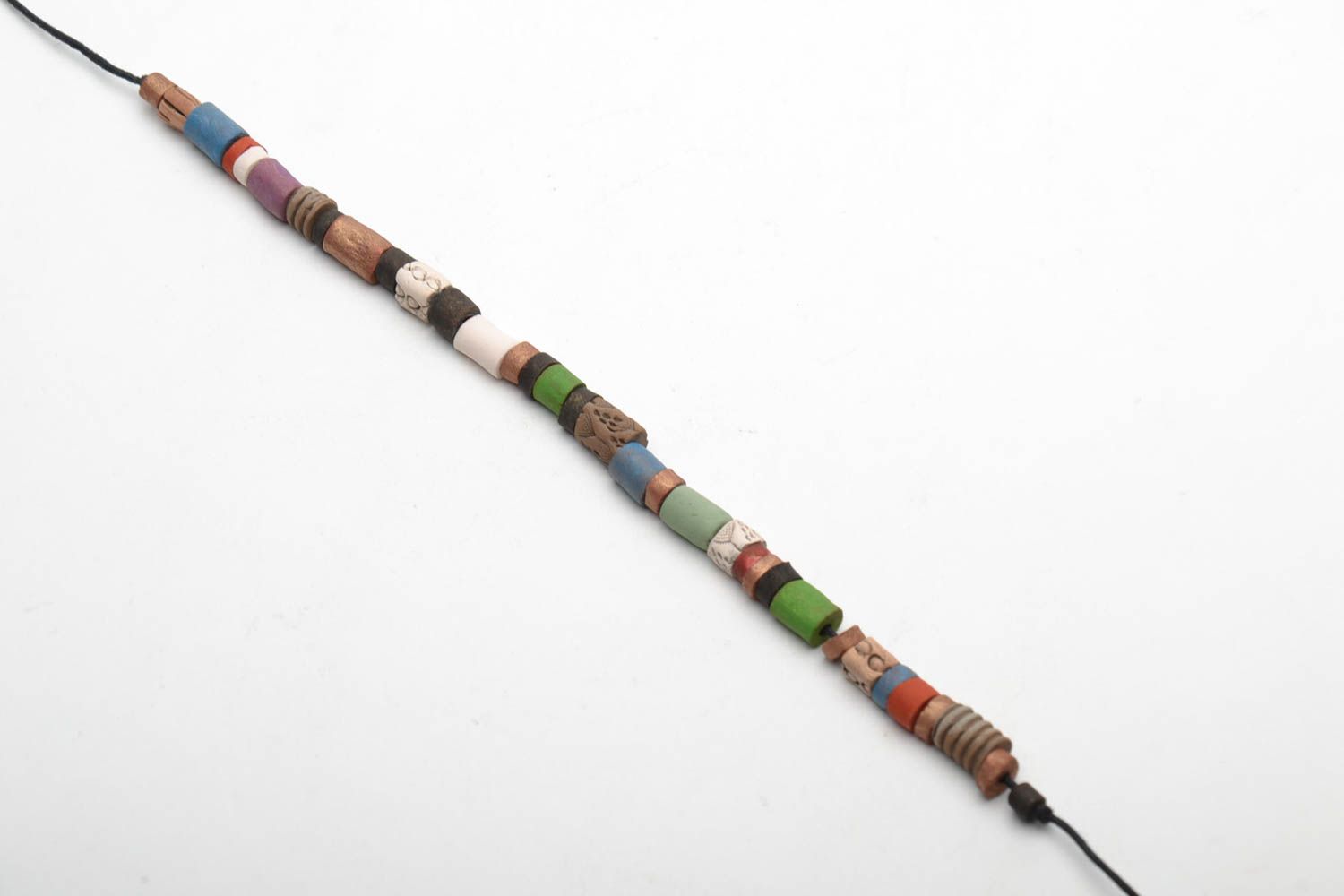 Разноцветный браслет из керамики фото 3
