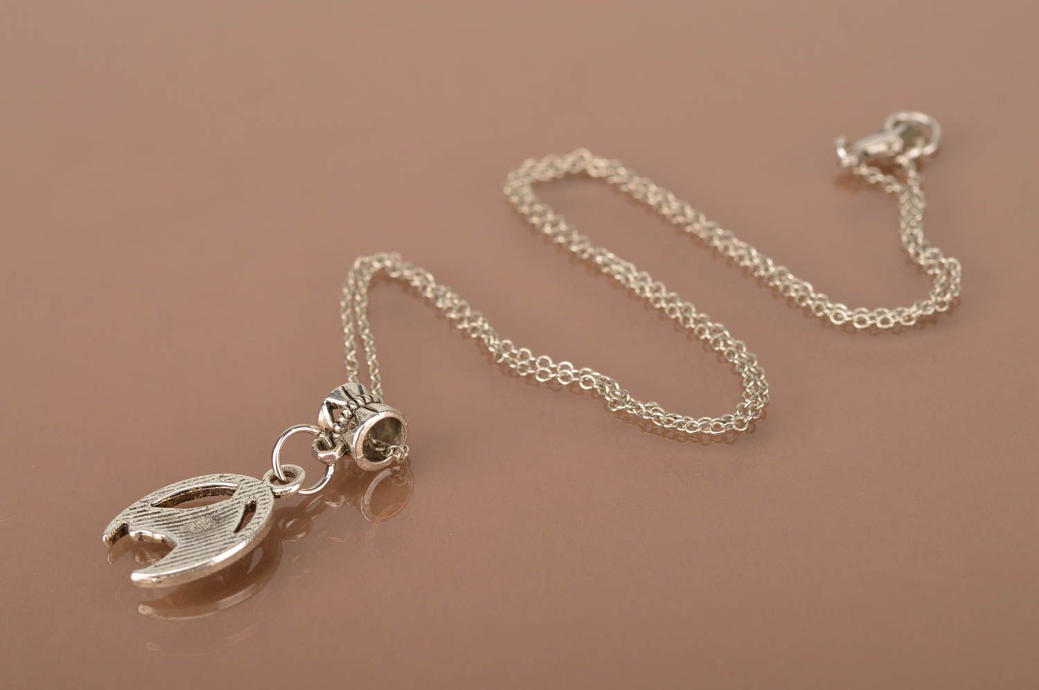 Stylish handmade metal neck pendant metal jewelry designs jewelry trends photo 5