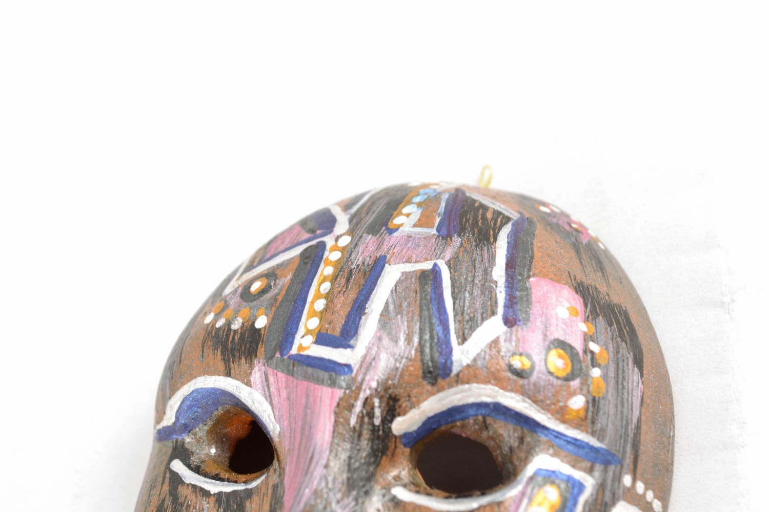 Mini masque décoratif en argile fait main photo 3