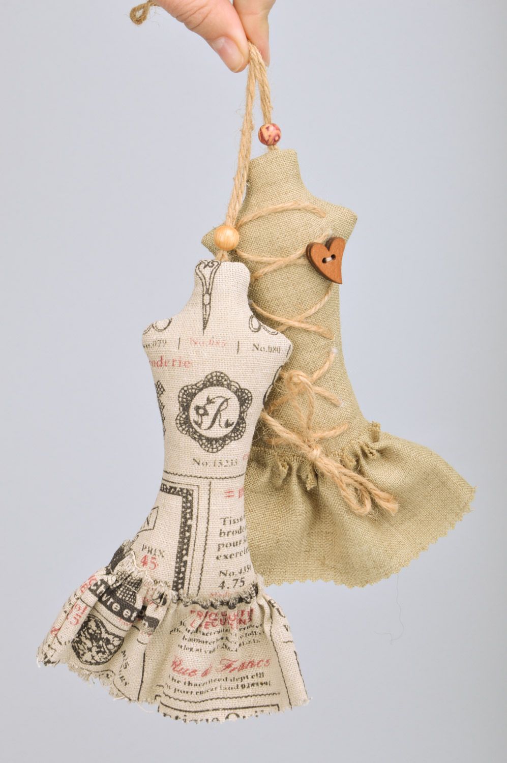 Petites suspensions décoratives parfumées robes en lin faites main 2 pièces photo 3