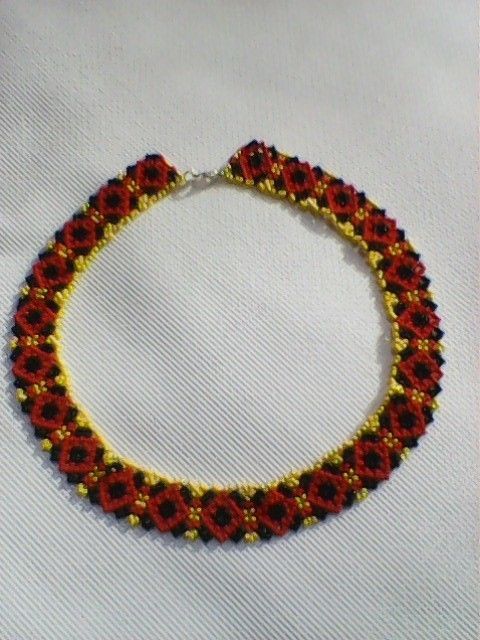 Ожерелье из бисера чешского плетеное ручной работы красное с хрустальными бусинками фото 1