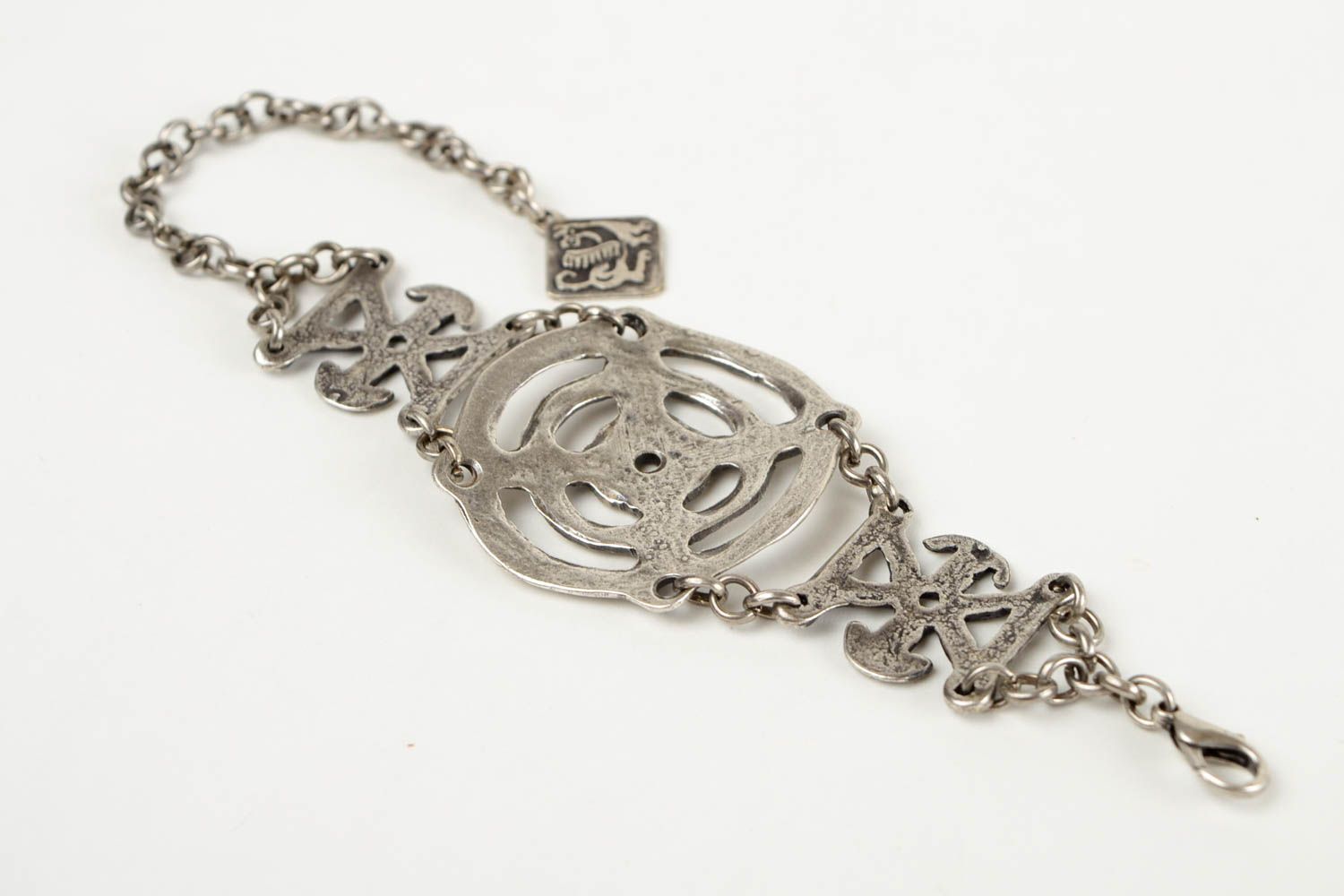 Металлический браслет украшение ручной работы украшение из металла стильное фото 5