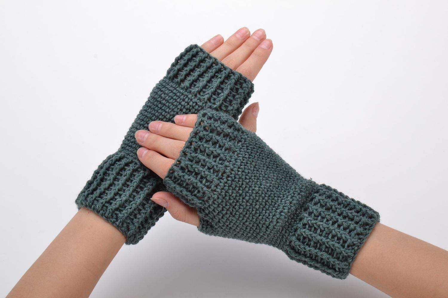 Mitaines tricotées main au crochet originales photo 5