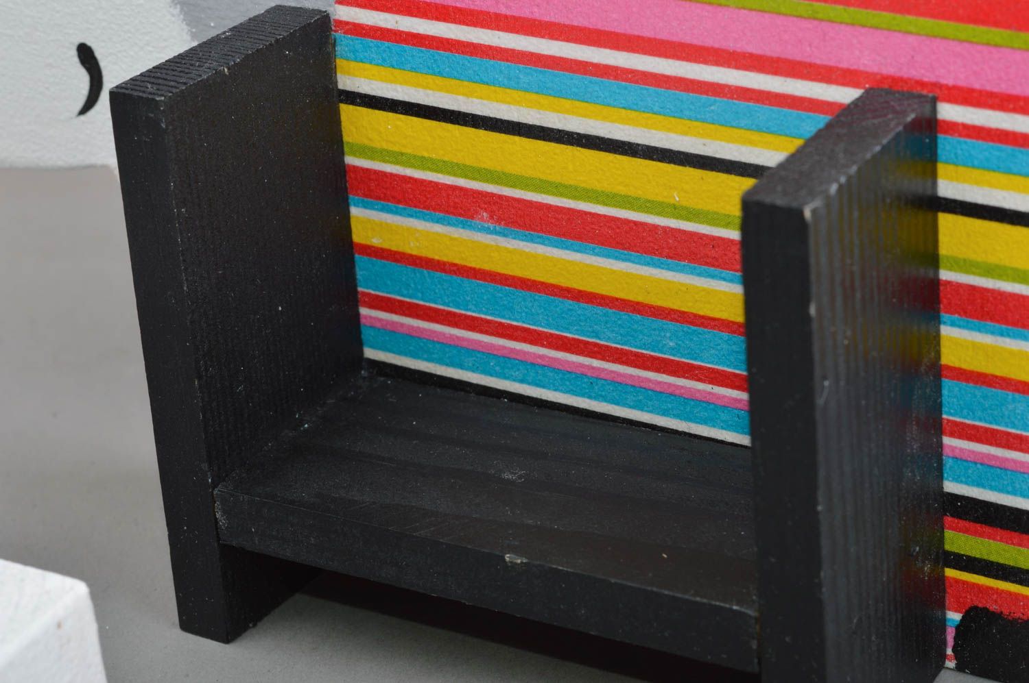 Schöner bunter stilvoller handmade Tischkalender aus Holz Lamm gestreift foto 5