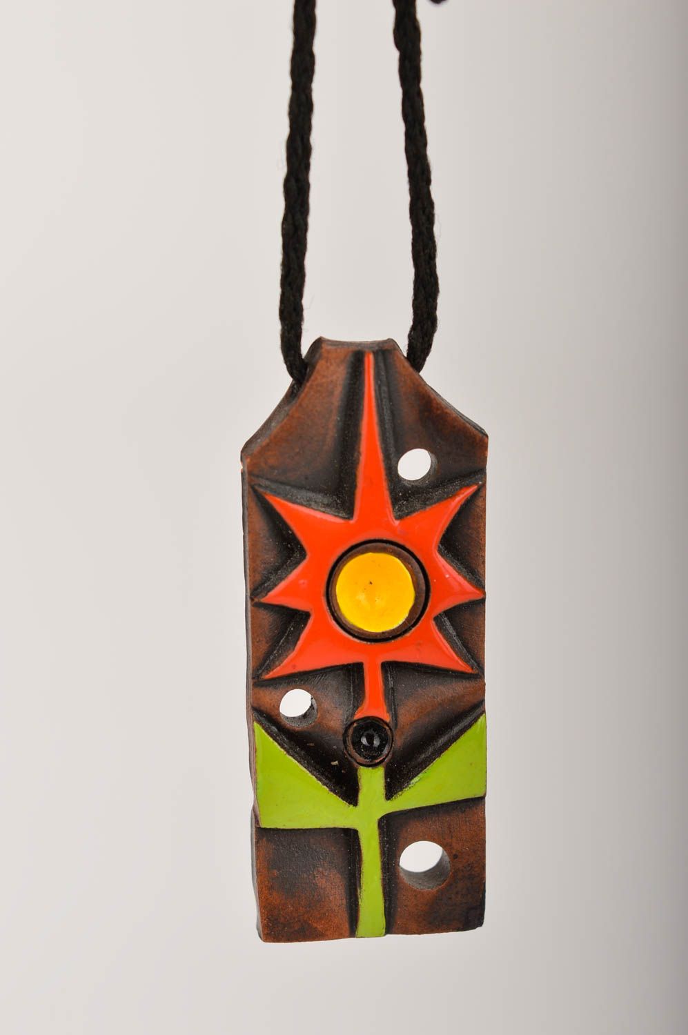 Керамическое украшение кулон ручной работы женский кулон с оранжевым цветком фото 1