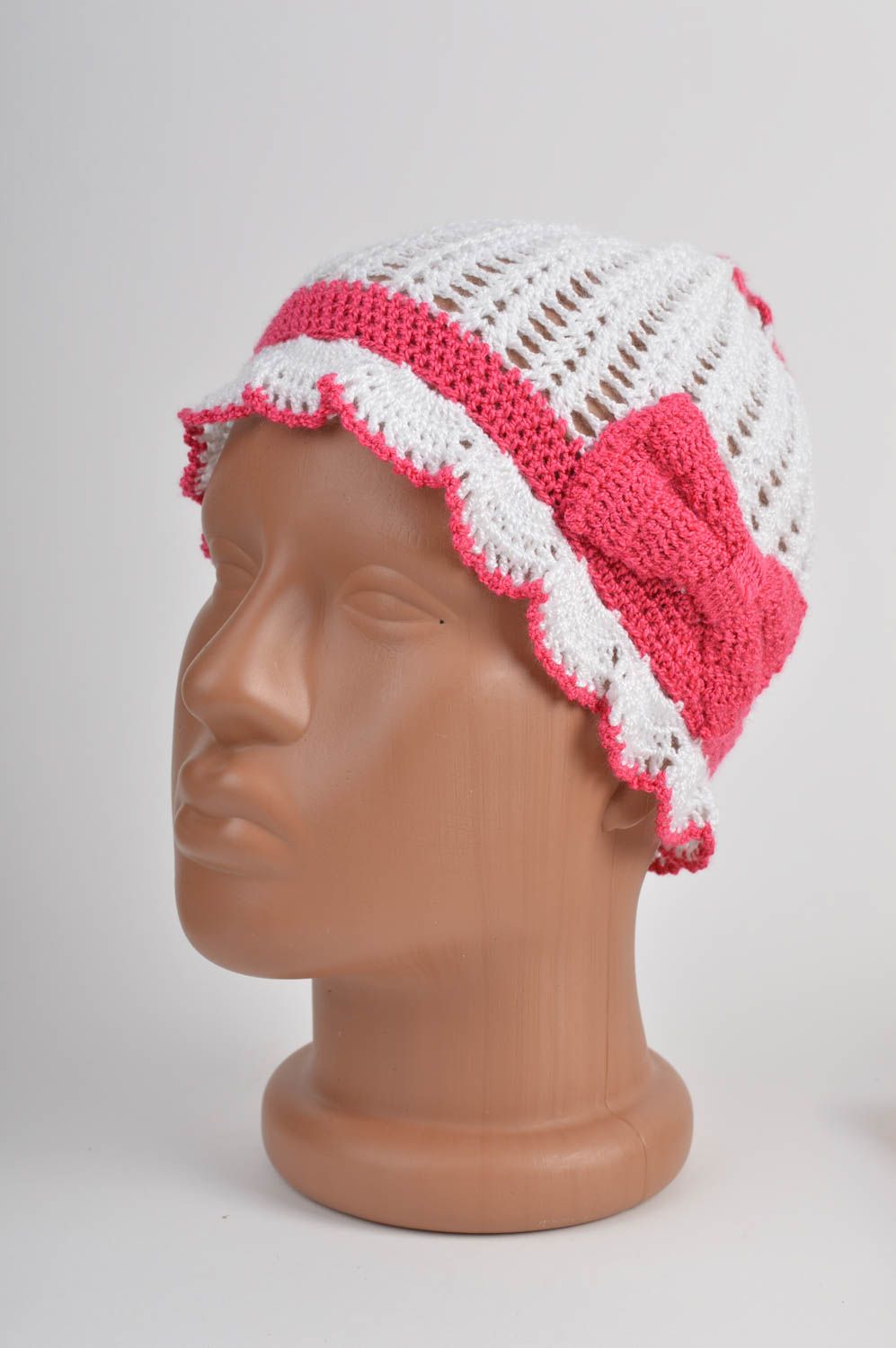 Bonnet tricot fait main Chapeau au crochet Vêtement enfant avec nœud rose photo 2