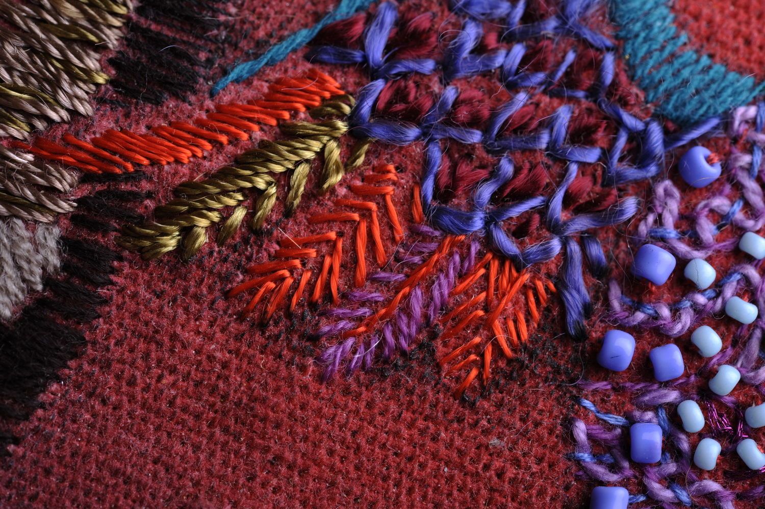 Panel de textil con bordado foto 4