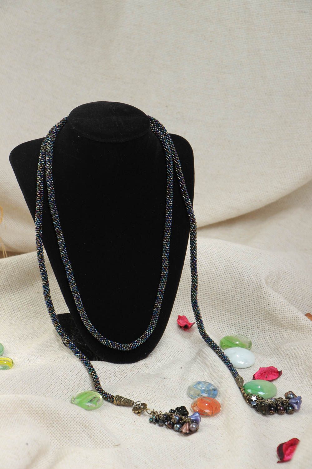 Joli collier en perles de rocaille fait main lariat accessoire long foncé photo 1