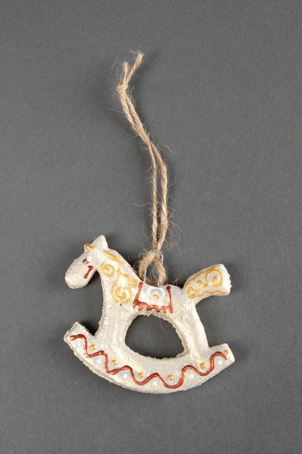 Schöne Deko für Weihnachten handmade Salzteig Figur Wohn Accessoire zartes Pferd foto 3