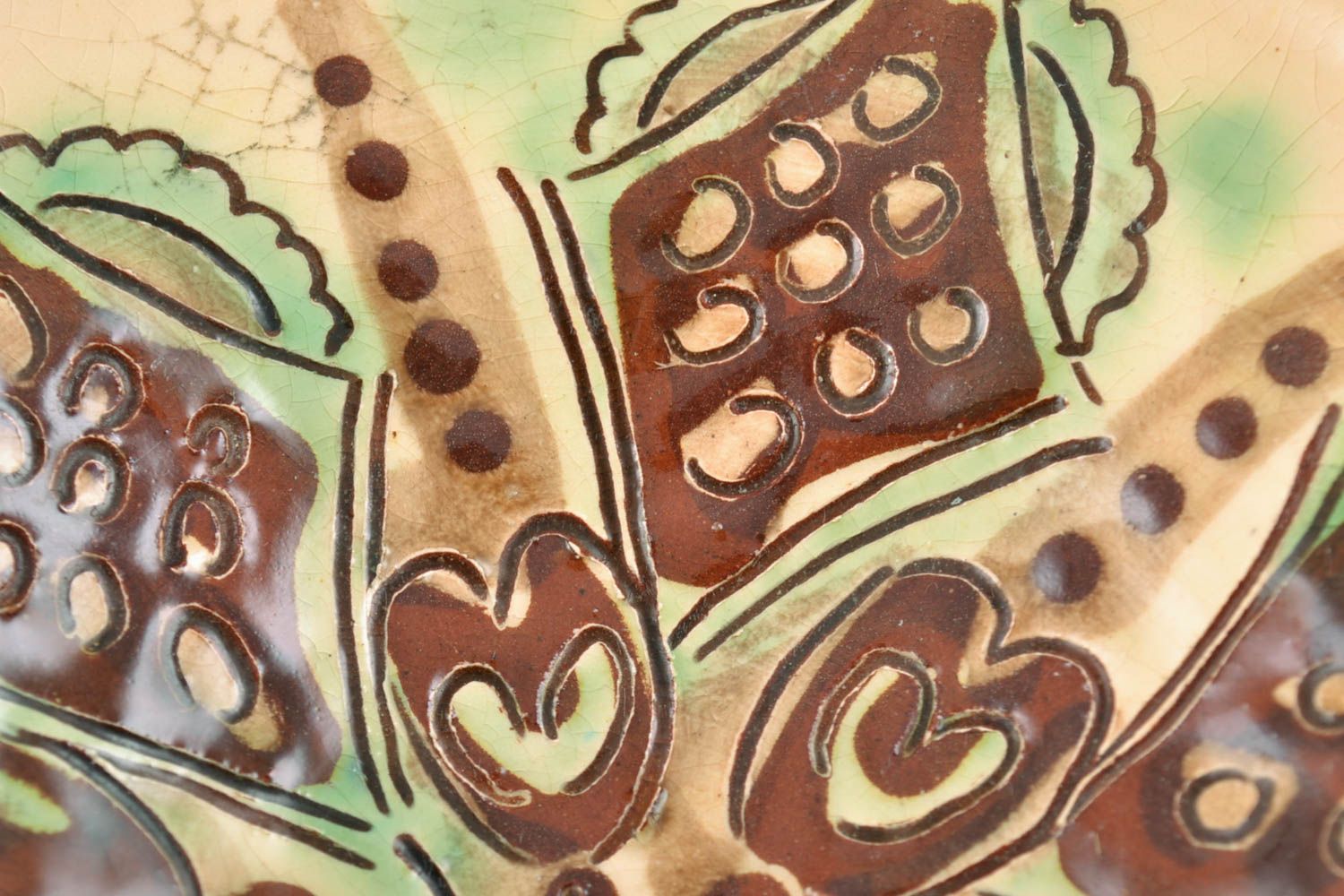 Assiette en terre cuite peinte de glaçure ronde à motif floral faite main photo 3