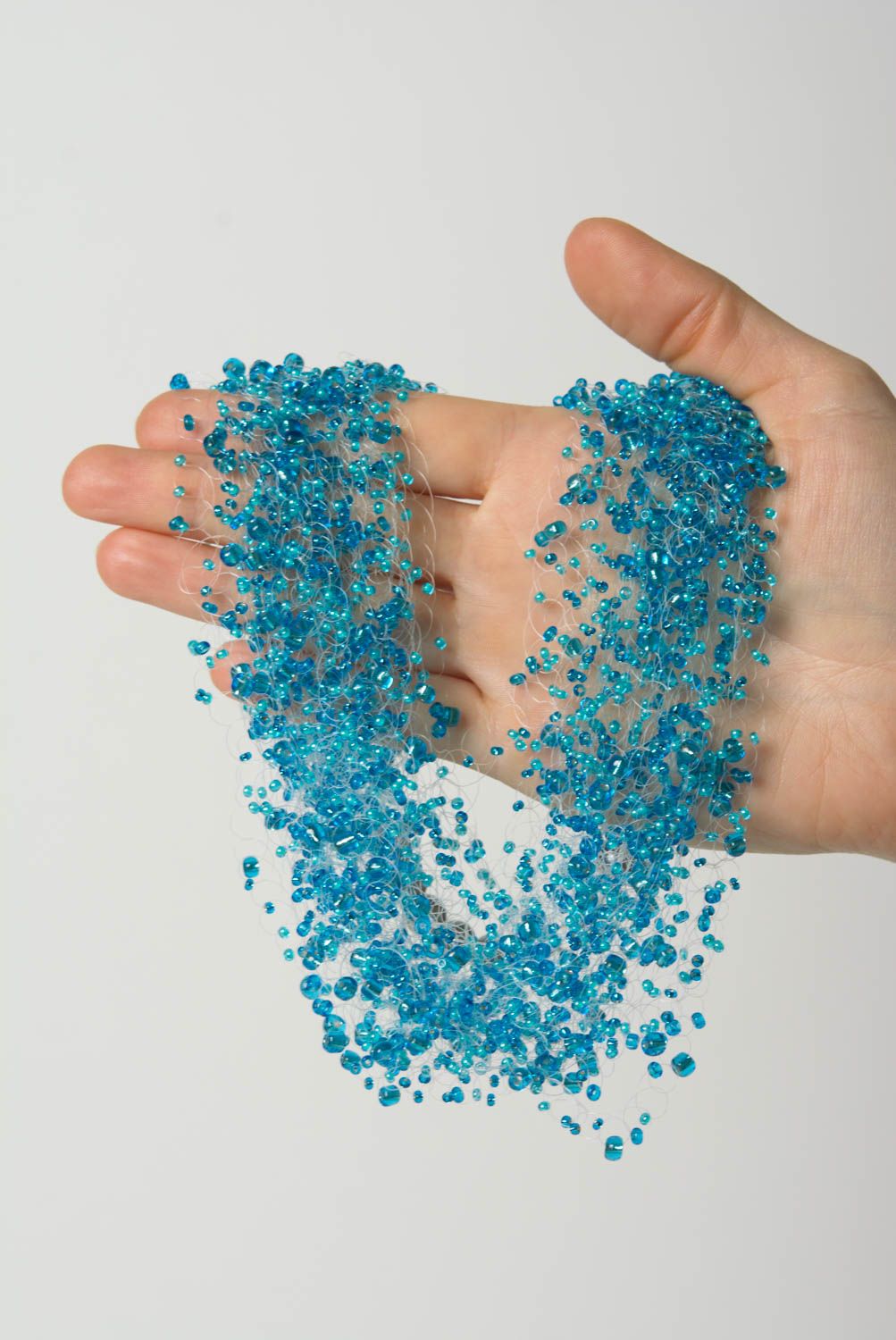 Collier en perles de rocaille large bleu fait main original pour femme photo 3