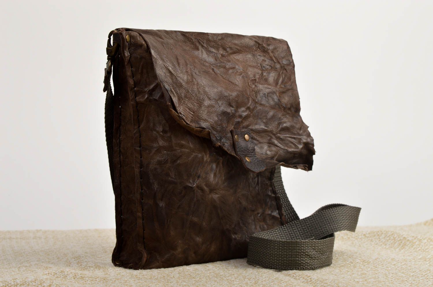 Handgemachte Tasche aus Leder in Braun Geschenk Ideen Mode Accessoire stilvoll foto 1