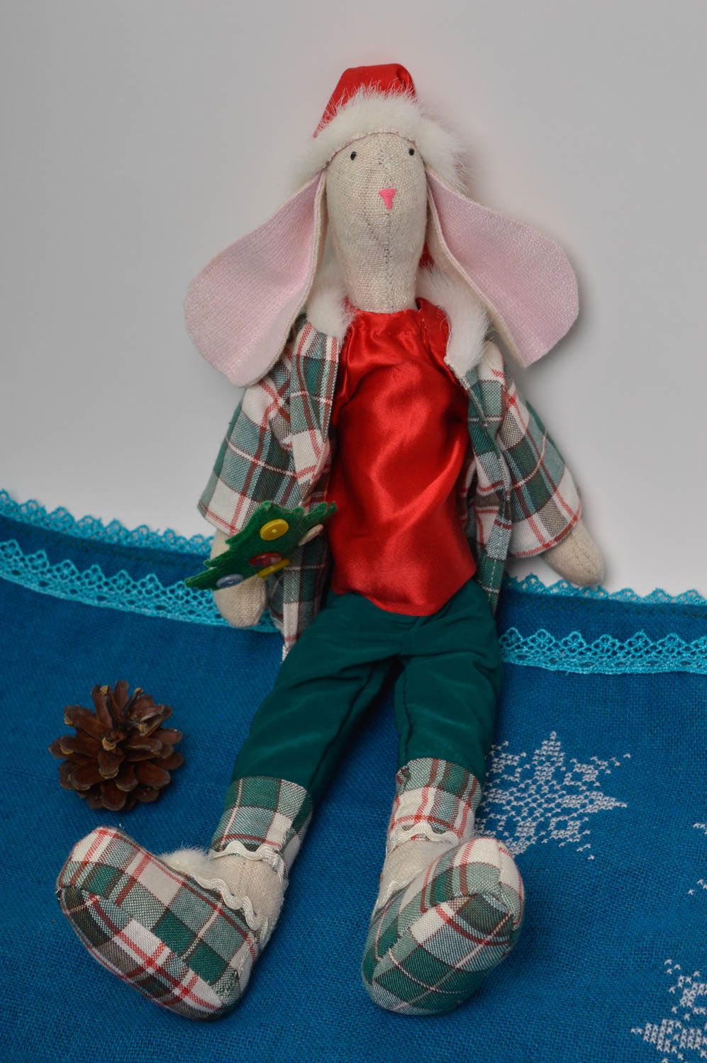 Muñeco artesanal juguete original elemento decorativo conejito gracioso foto 1