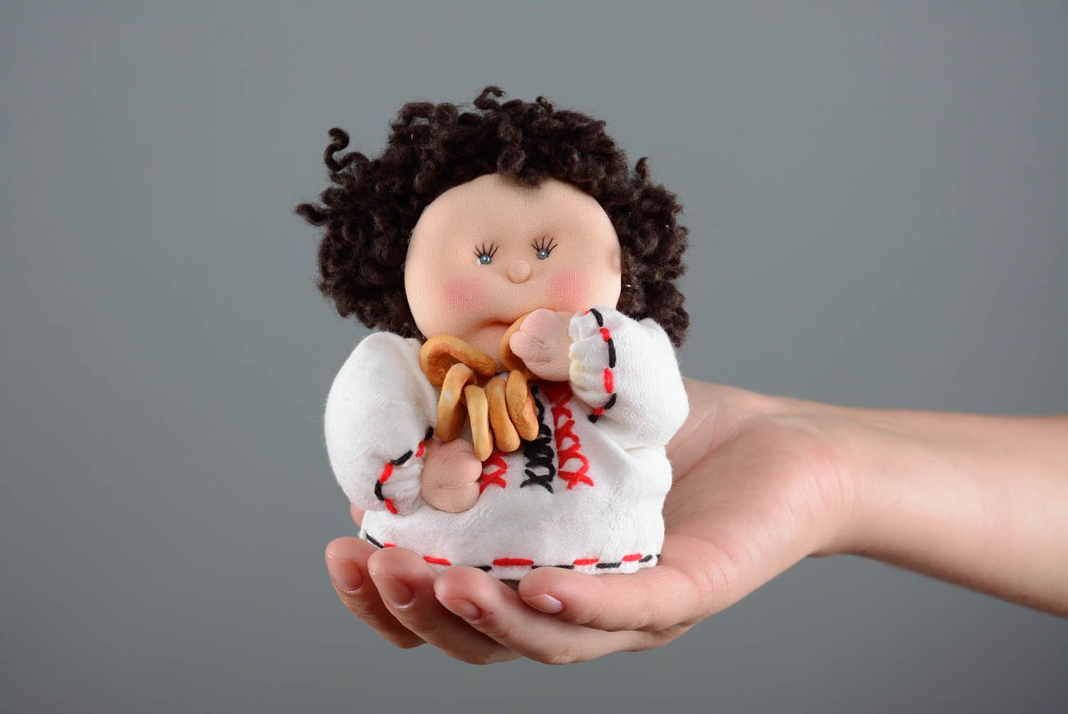 Интерьерная кукла Иванко в вышиванке фото 2