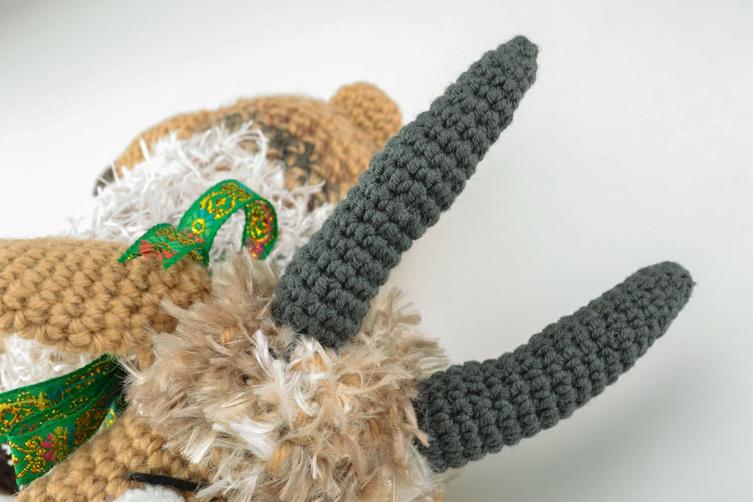 Peluche chèvre artisanale tricotée au crochet  photo 5