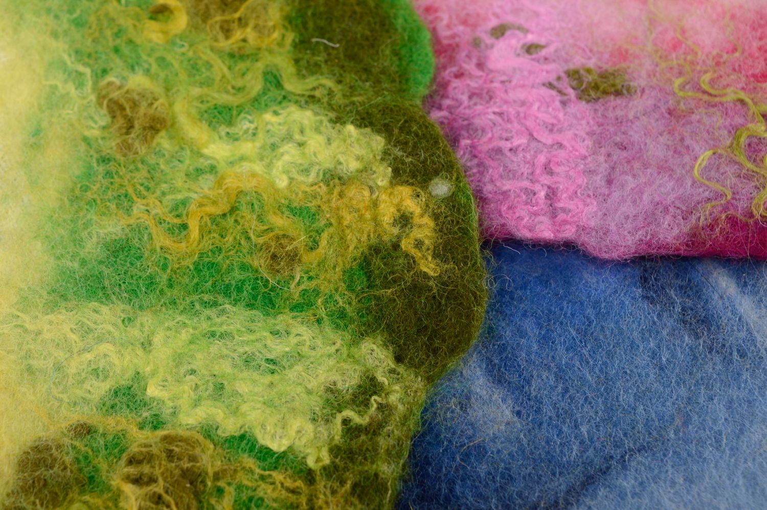 Napperon en laine feutrée faite main verte  photo 5