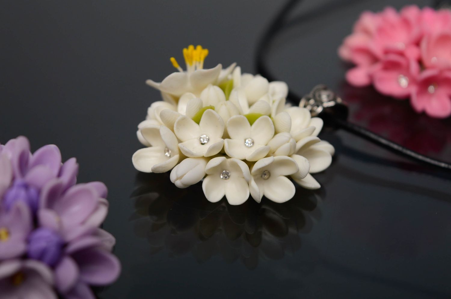 Pendentif design en porcelaine froide Fleurs de pommier photo 2