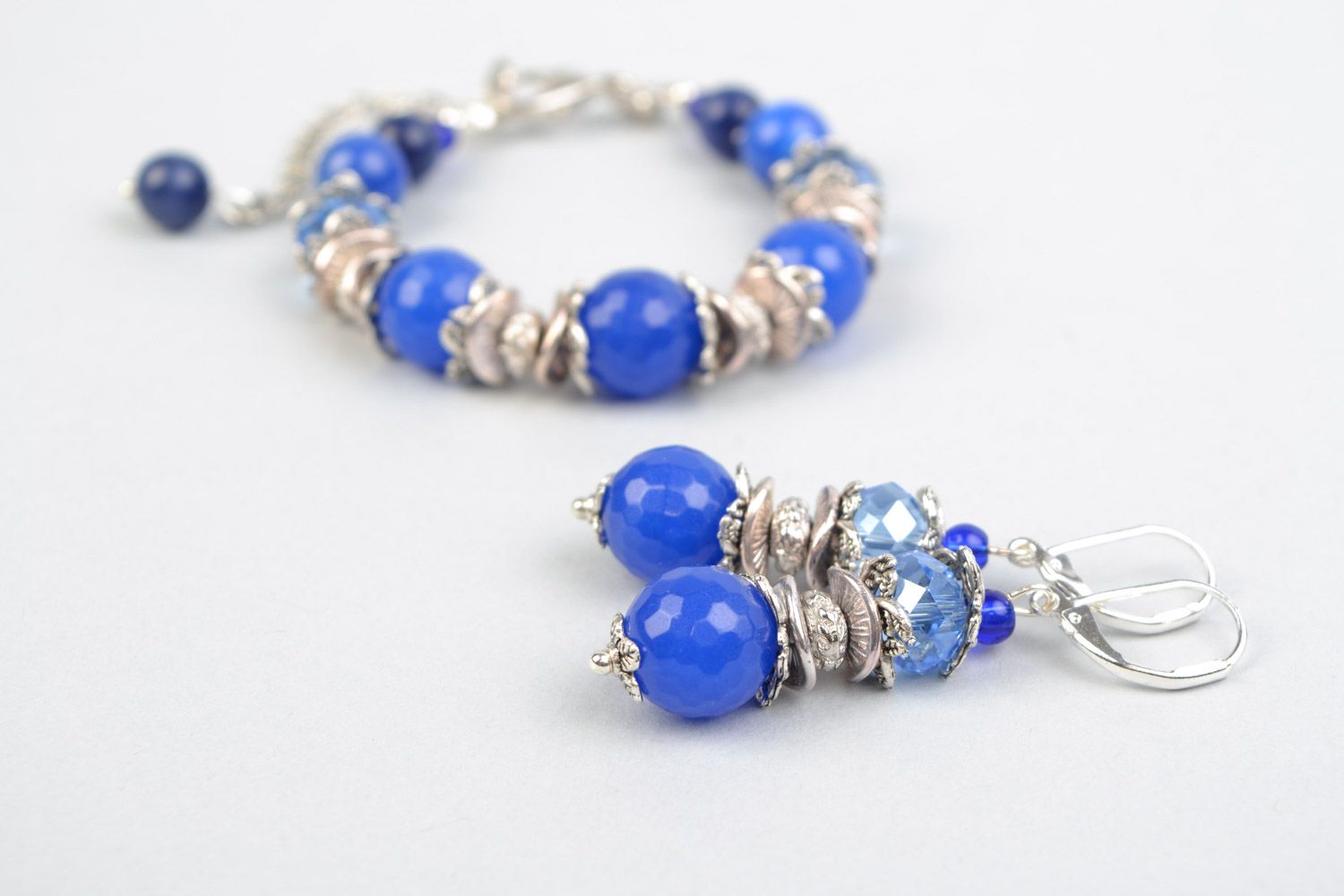Handmade jewelry set with agate and glass beads in blue color earrings and bracelet photo 3