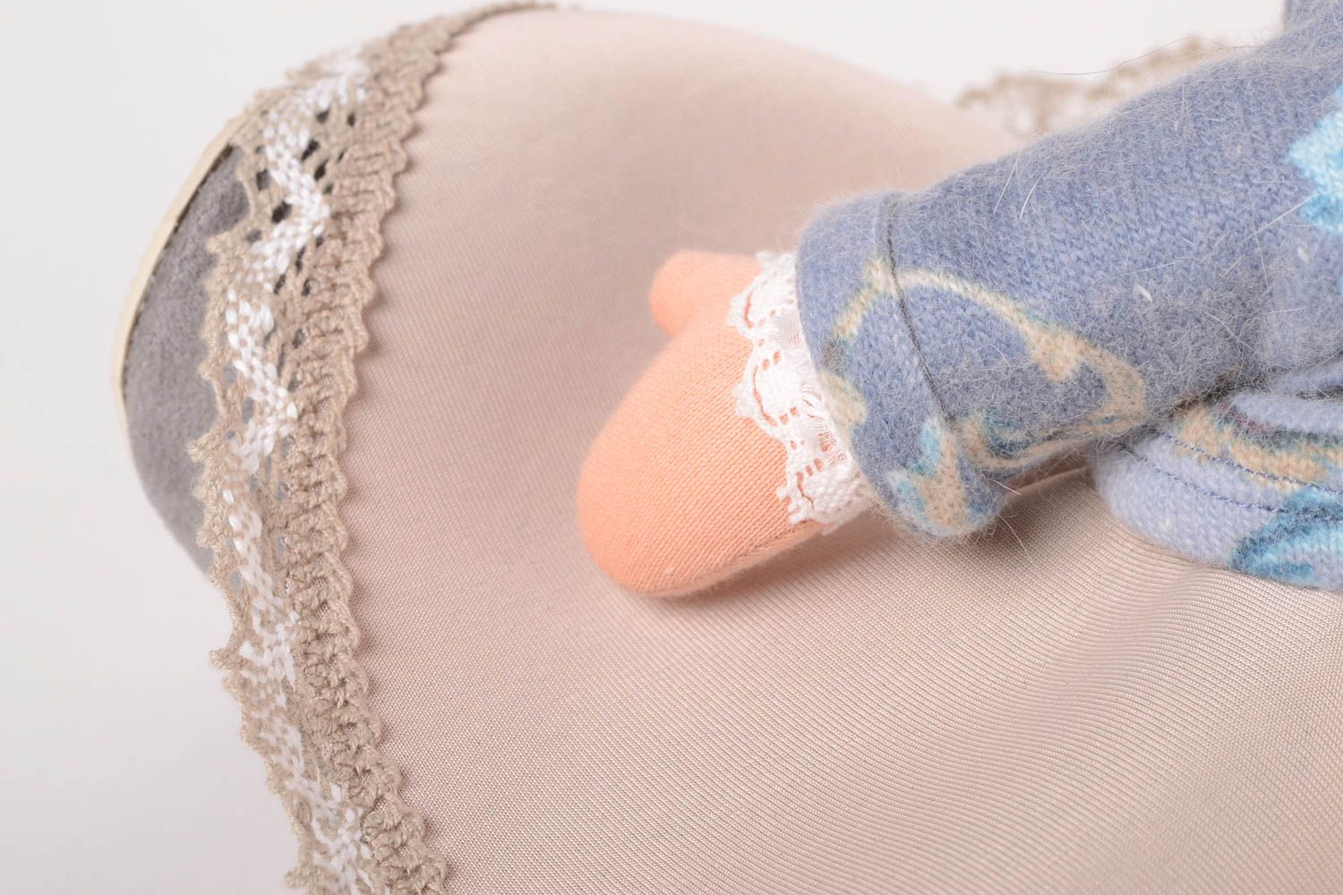 Кукла ручной работы кукла из ткани мягкая кукла трикотажная в красивой юбке фото 5