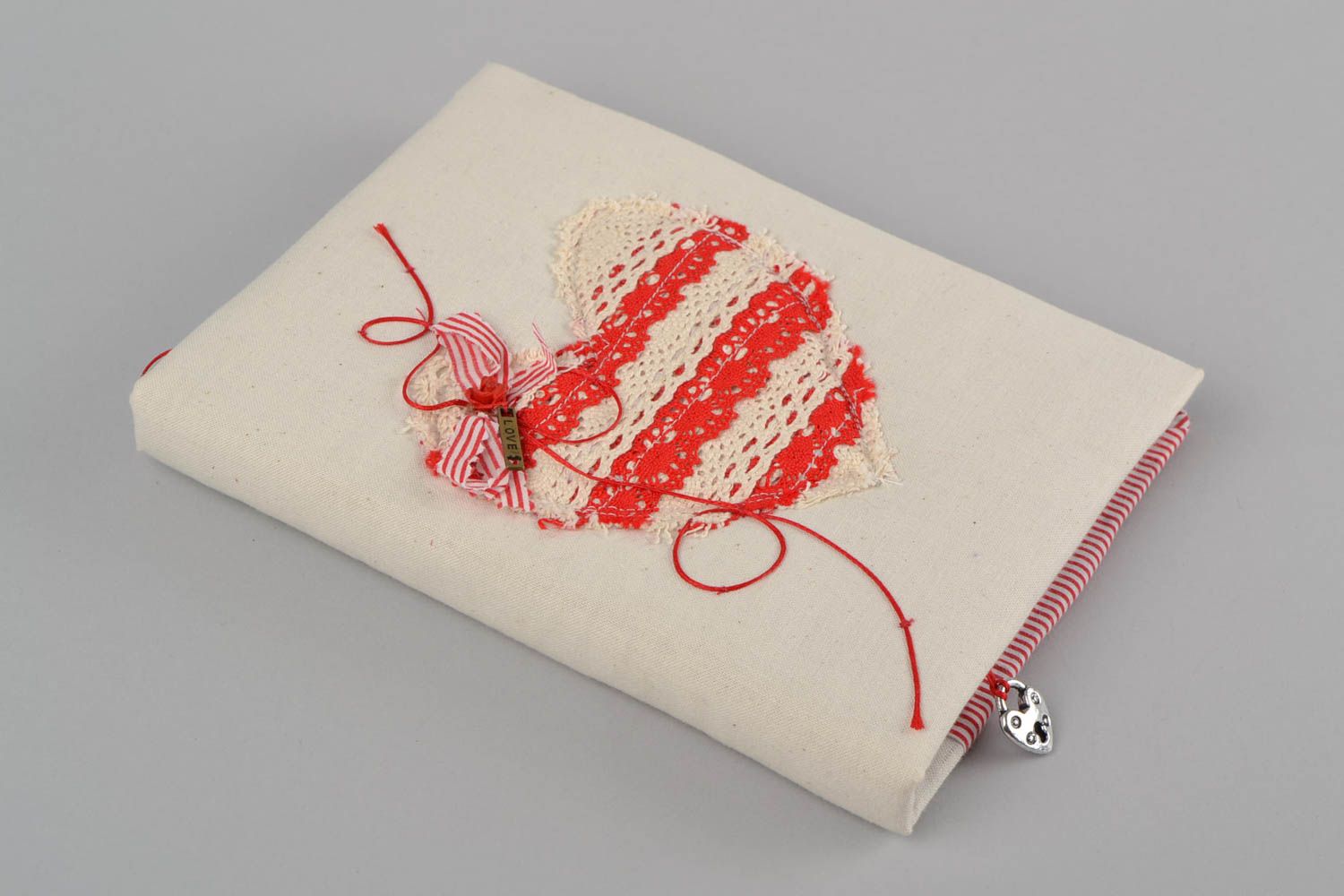 Handmade notebook with light fabric cover with red lacy heart scrapbooking photo 3