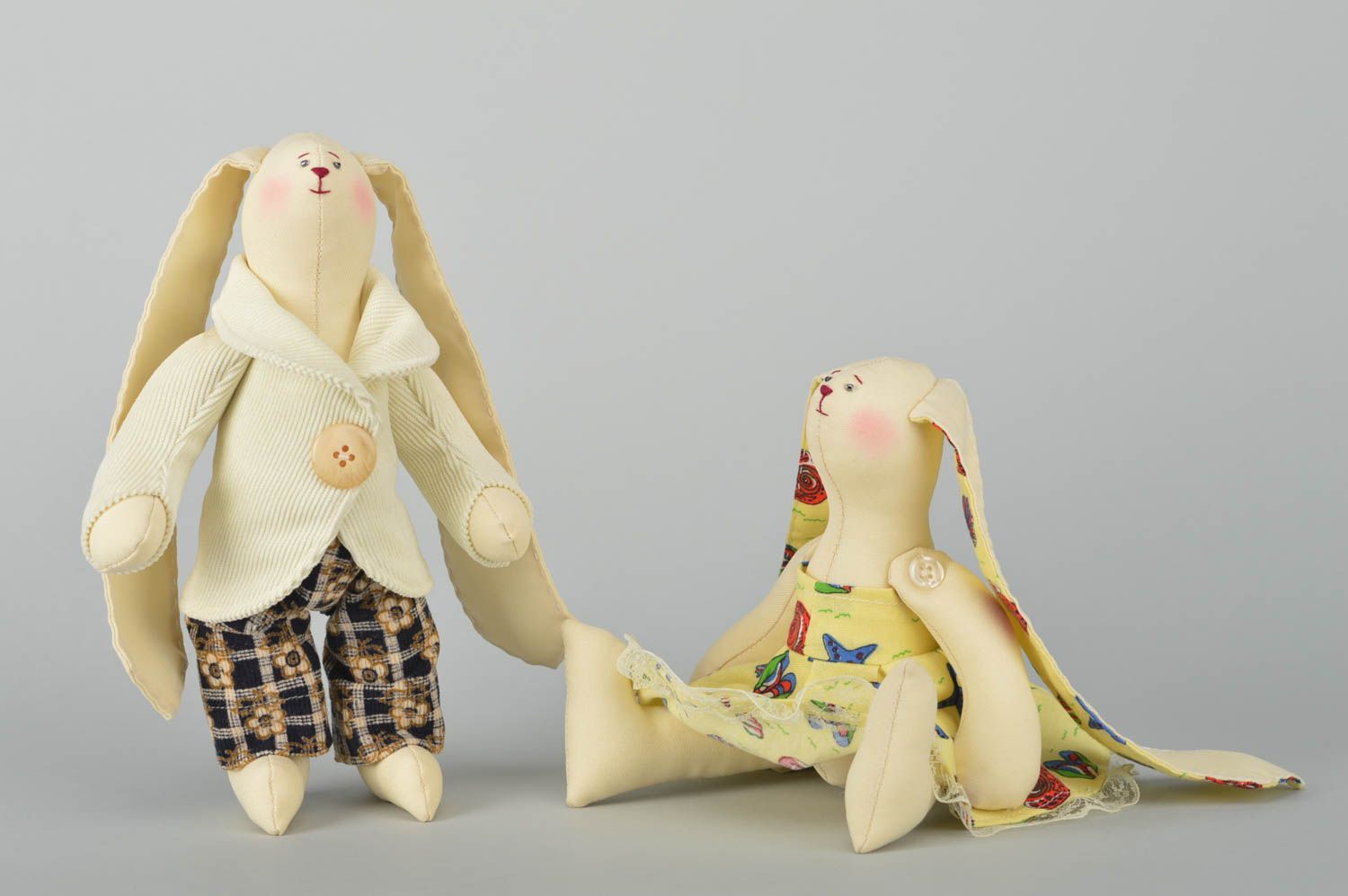 Juguetes artesanales muñecas de peluche  regalo original Liebres para niños foto 2