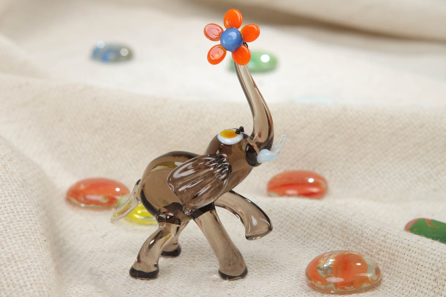 Figurine miniature en verre lampwork en forme d'éléphant faite main photo 5