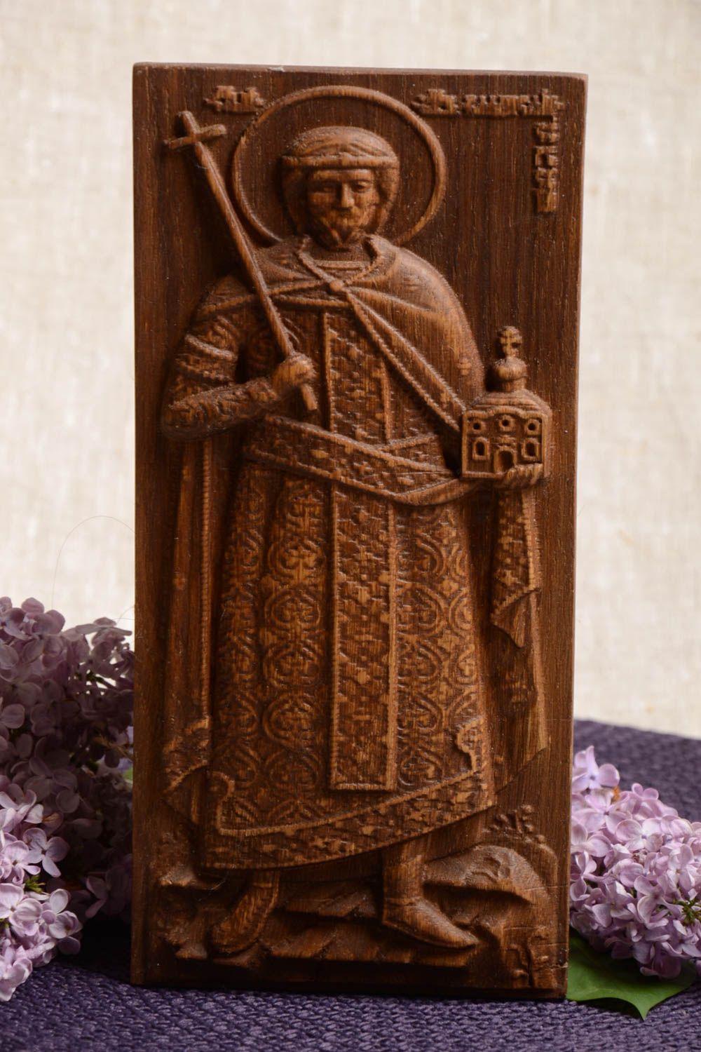 Резная деревянная икона ручной работы с металлическим креплением святой благоверный князь Ярослав Мудрый фото 1