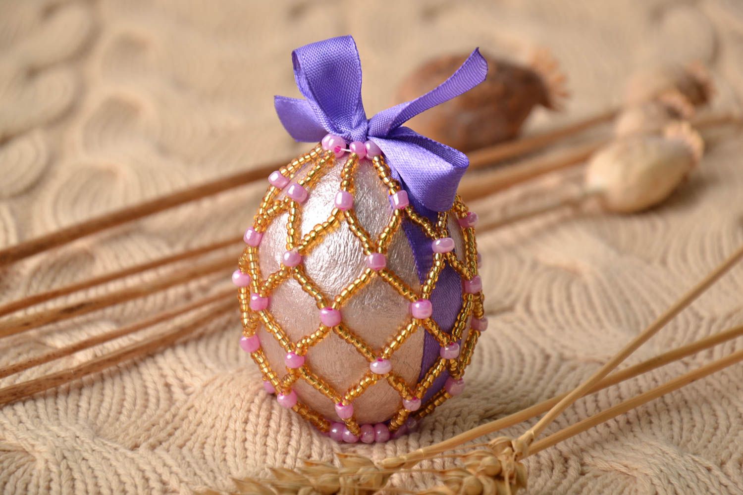 Œuf de Pâques en perles de rocaille fait main photo 1