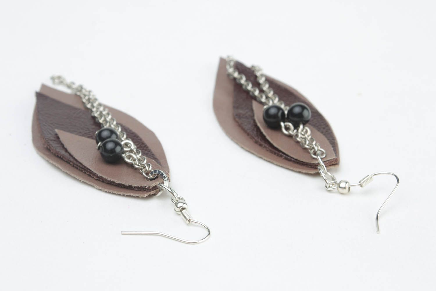 Leather earrings photo 2