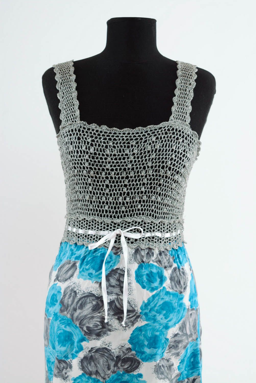 Kleid mit gehäkeltem Oberteil grau-blau foto 2