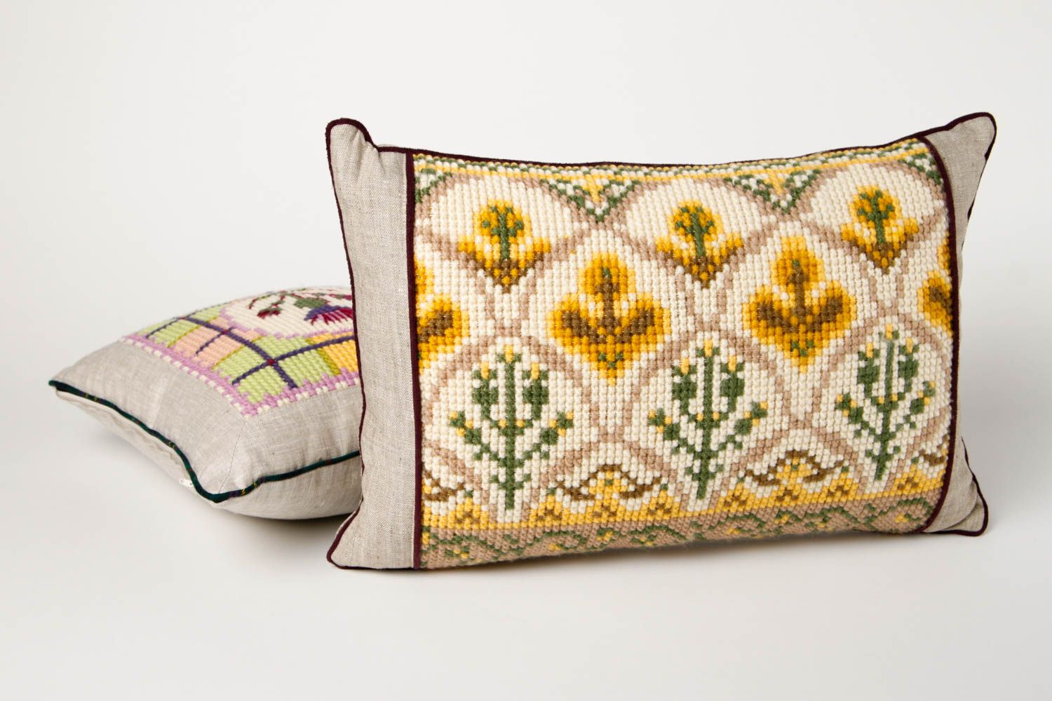 Подушка на диван подарок ручной работы красивая маленькая декоративная подушка фото 1