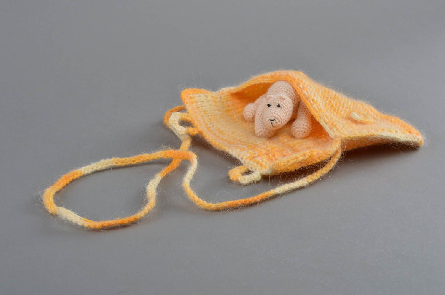 Petit sac bandoulière orange tricoté en laine stylé fait main original photo 3
