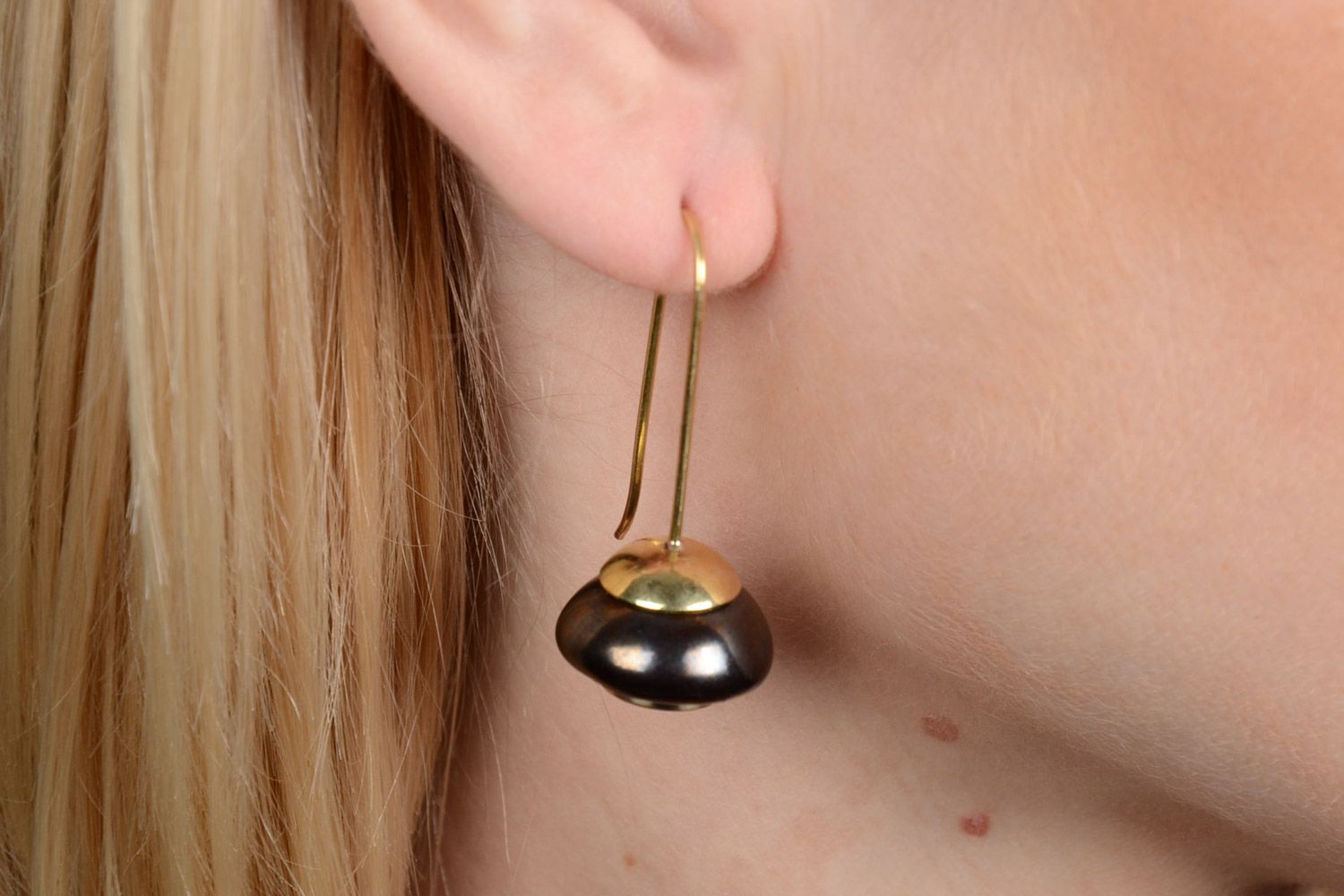 Handmade exquisite metal dangle earrings with dark ceramic beads for ladies photo 5