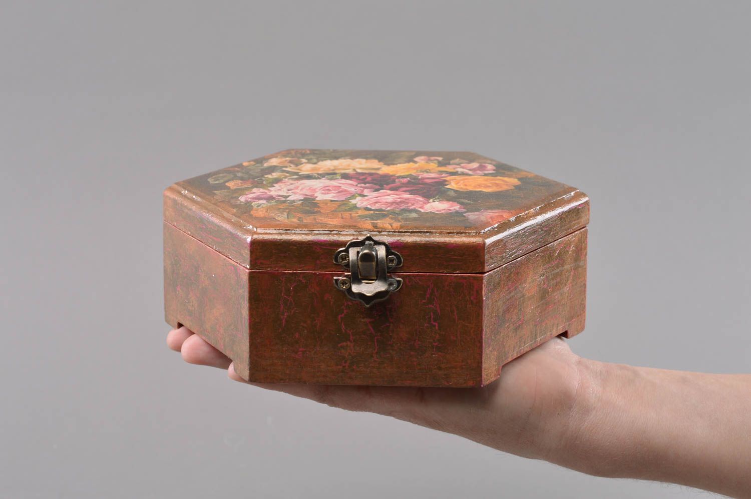 Handmade octagonal wooden decoupage decorative jewelry box with metal lock photo 4