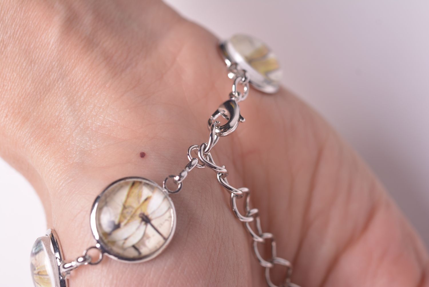 Bracelet design insolite Bijou fait main en métal et verre Cadeau femme photo 10