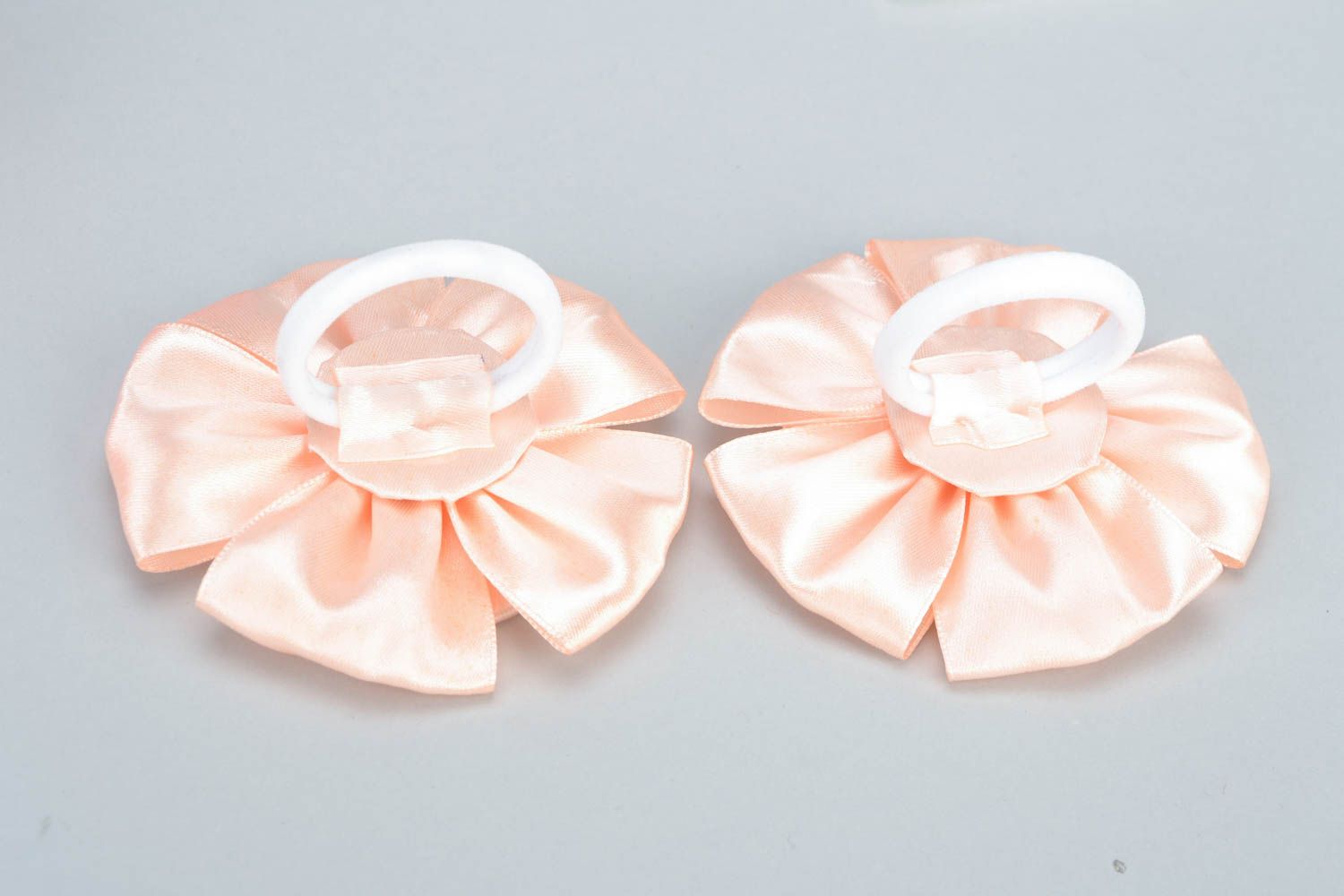 Set of 2 handmade decorative hair bands with tender kanzashi flowers with beads photo 4