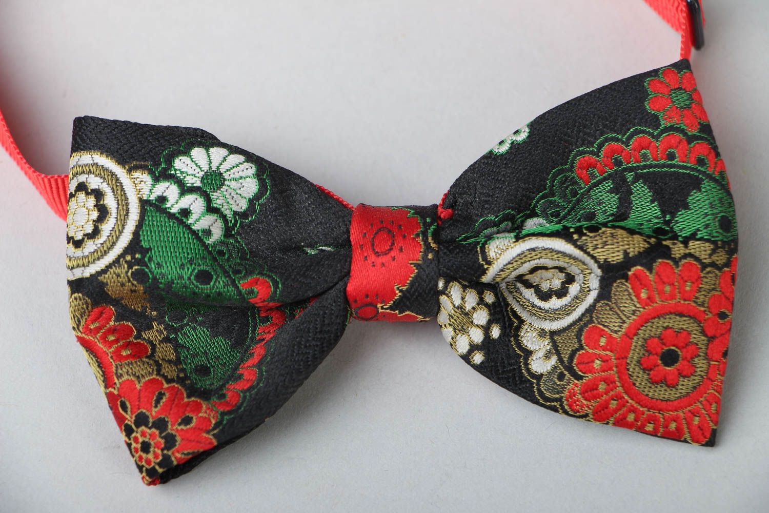 Fabric bow tie with fastener photo 2
