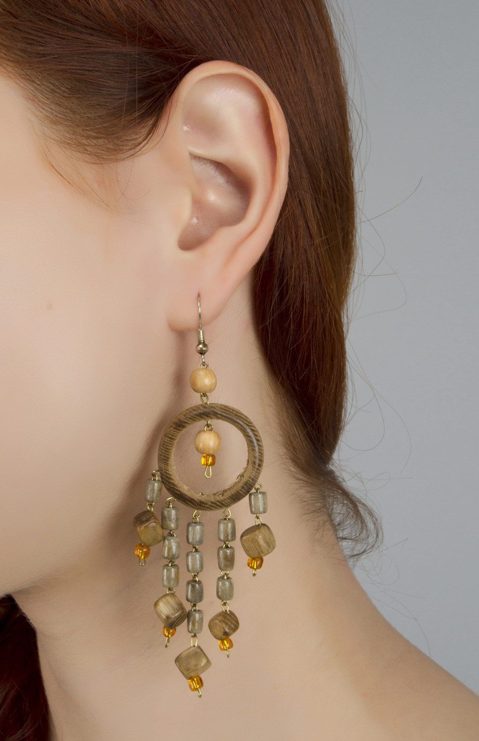 Boucles d'oreilles décoratives en bois avec perles de verre photo 4