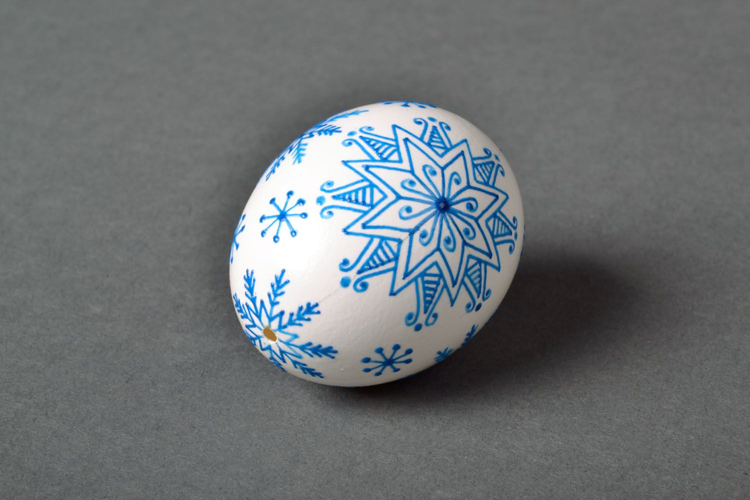 Painted egg with winter pattern photo 4