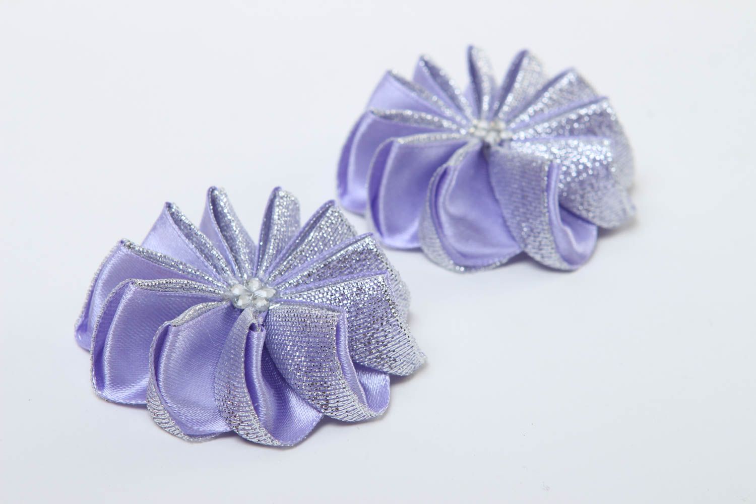 Componentes de bisutería hechos a mano regalo original flores de cintas lilas foto 3
